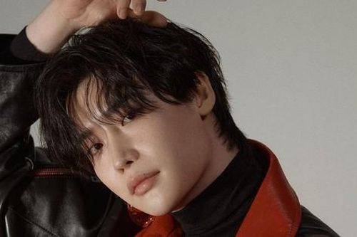 Độ chịu chi của người hâm mộ Lee Jong Suk: 'Sold out' hàng loạt goods trong fanmeeting