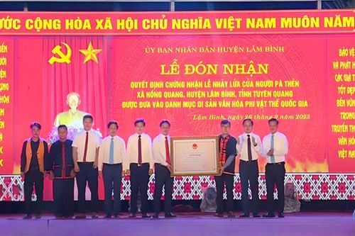 Lễ hội nhảy lửa của người Pà Thẻn đón nhận 'Di sản văn hóa phi vật thể quốc gia'