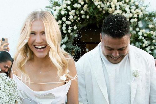Ba cuộc hôn nhân, năm lần đính hôn của Ronaldo 'béo' và cái kết viên mãn bên vợ trẻ