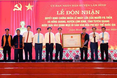 Lễ nhảy lửa của người Pà Thẻn là Di sản văn hóa phi vật thể quốc gia