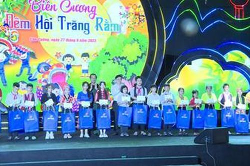 Bộ tư lệnh Bộ đội Biên phòng tổ chức Chương trình 'Biên cương - Đêm hội trăng rằm'