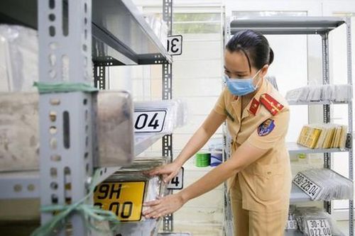 Mới chỉ có 7 người nộp tiền trúng đấu giá biển số ô tô