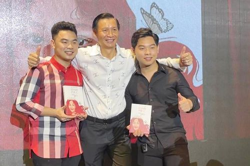 Đạo diễn, NSƯT Vũ Thành Vinh ra mắt sách về giá trị hạnh phúc