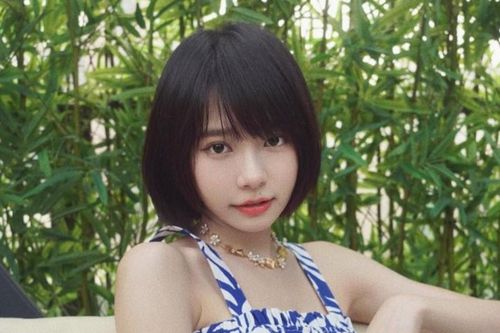 Gái xinh gốc Malaysia nổi tiếng có gương mặt ngây thơ, body nóng bỏng