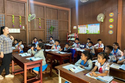 '4 tại chỗ' mùa mưa lũ giữ an toàn cho thầy và trò