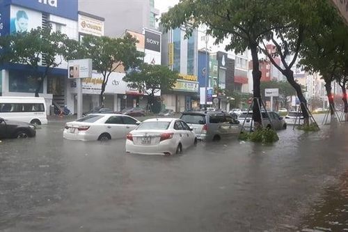Hễ mưa là phố thành sông