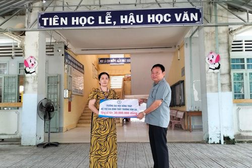 Trường ĐH Đồng Tháp hỗ trợ gia đình thầy hiệu trưởng THPT qua đời vì đột quỵ