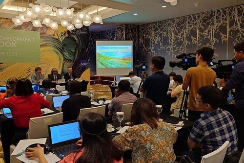 ADB dự báo tăng trưởng của Việt Nam năm nay ở mức 5,8%