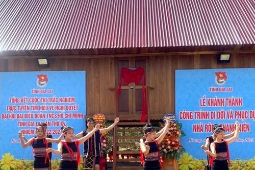 Vận động hơn 500 triệu đồng để di dời, phục dựng nhà rông thanh niên