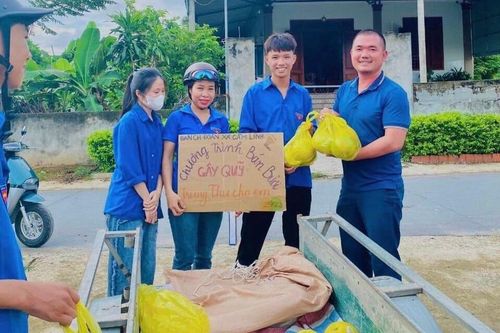 Tuổi trẻ Hà Tĩnh gây quỹ Lồng đèn thắp sáng ước mơ