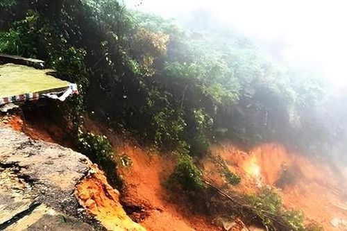 Dự báo mưa lớn tiếp diễn ở TT-Huế, xác định nhiều điểm sạt lở đồi núi
