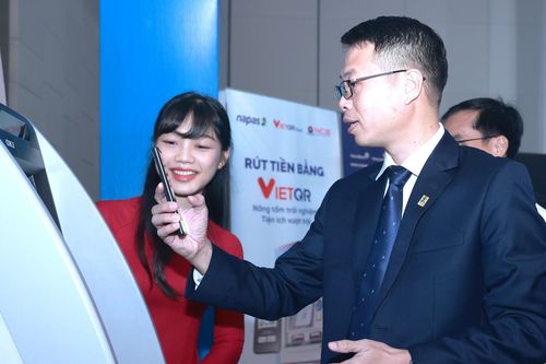 Thanh toán không dùng tiền mặt và xu hướng phát triển thẻ tín dụng nội địa