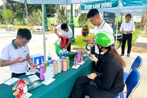 Đơn Dương triển khai các hoạt động thanh toán không dùng tiền mặt