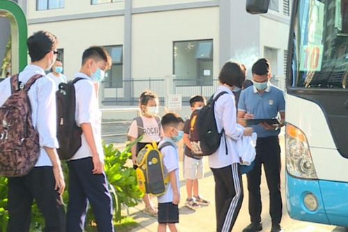 Xe đưa đón học sinh có màu sơn riêng, đăng kiểm được không?
