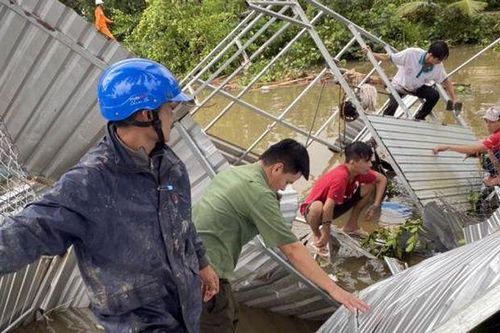 Kiên Giang: Mưa lớn kèm theo dông, lốc gây thiệt hại tài sản của dân