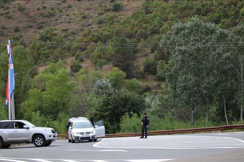 Bạo lực lại bùng lên ở Kosovo