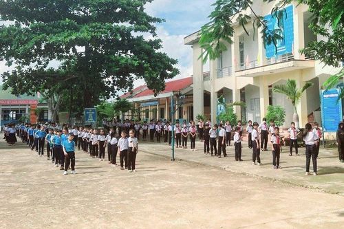 Chủ tịch huyện nói gì sau những bất cập trong điều động viên chức?