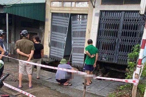 Quảng Ninh: Di dời khẩn cấp bốn hộ dân ra khỏi vùng sụt lún