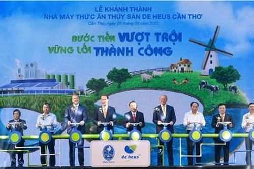 Cần Thơ: Khánh thành nhà máy công suất lớn sản xuất thức ăn cá tra, basa