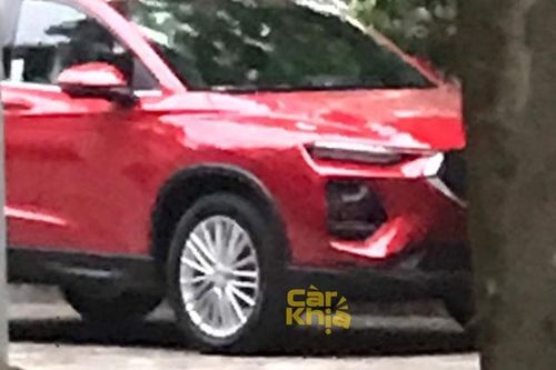 Hình ảnh này cho thấy Haima 8S sắp xong thủ tục để bán tại Việt Nam, cạnh tranh với Mazda CX-5, Honda CR-V