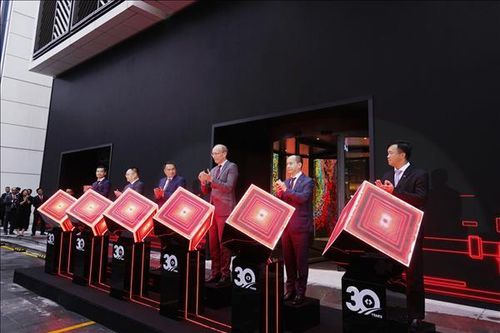Cận cảnh trụ sở mới của Techcombank tại Hà Nội và Tp. Hồ Chí Minh