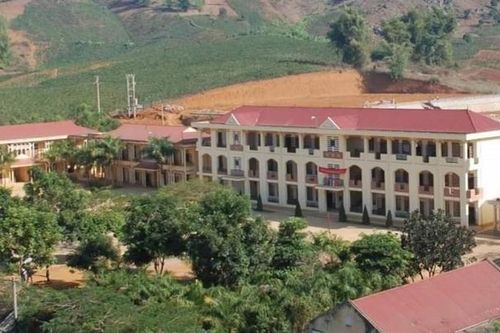Tạm giữ nghi phạm bỏ độc vào thức ăn trong trường học