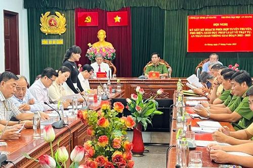 Công an An Giang và Trường Đại học An Giang phối hợp tuyên truyền, phổ biến, giáo dục pháp luật trật tự an toàn giao thông