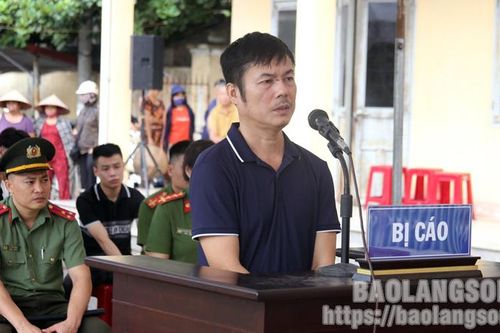 Lĩnh 9 tháng tù giam vì chống người thi hành công vụ
