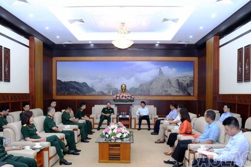 Bí thư Tỉnh ủy Đặng Xuân Phong tiếp Đoàn công tác Tập đoàn Viettel