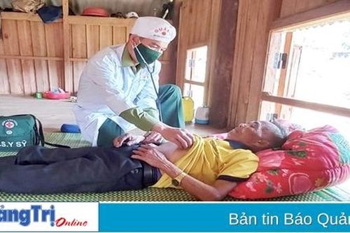 Người thầy thuốc quân hàm xanh hết lòng với người bệnh