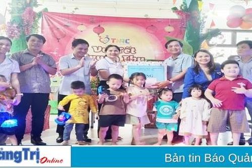 Chủ tịch UBND tỉnh Võ Văn Hưng tặng quà, vui tết Trung thu cùng trẻ em khuyết tật