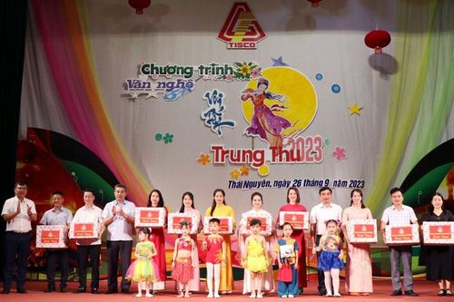 Công ty Gang thép tổ chức chương trình vui Tết Trung thu