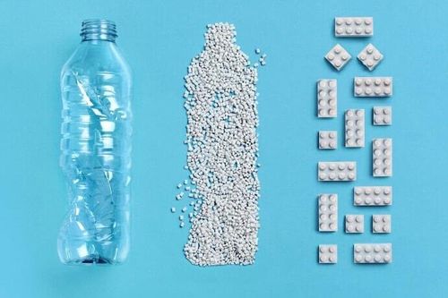 LEGO ngừng sản xuất gạch làm từ chai nhựa tái chế do khí thải carbon