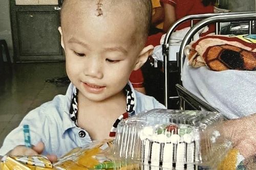 Mở rộng lòng từ: Cha và con đều bị bệnh u ác tính