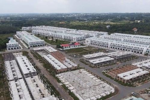 Bắt Chủ tịch xã và 1 cán bộ quản lý đô thị vụ 500 căn biệt thự trái phép ở Đồng Nai
