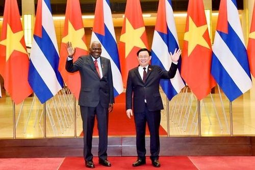 Chủ tịch Quốc hội Vương Đình Huệ tiếp Chủ tịch Quốc hội Cuba