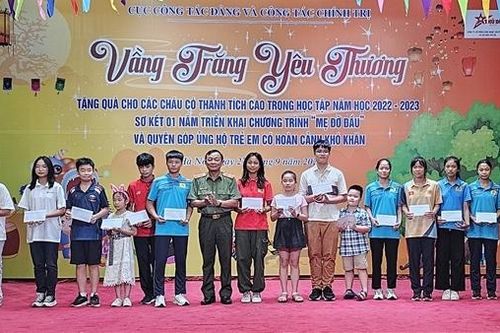 Nhiều hoạt động vui Tết Trung thu tại Cục Công tác đảng và công tác chính trị