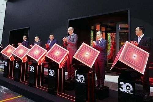 Techcombank khai trương trụ sở mới tại Hà Nội và TP Hồ Chí Minh