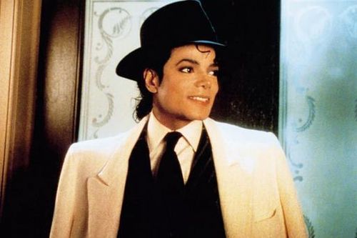 Đấu giá chiếc mũ đầu tiên của Michael Jackson
