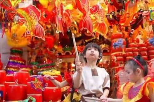 Đồ chơi Trung thu truyền thống với cuộc sống hiện đại