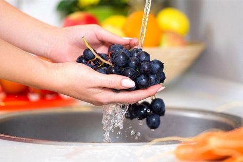 Mẹo rửa nho bằng kem đánh răng
