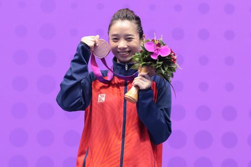 Dương Thúy Vi: 'Em nói 30 tuổi mà không ai tin'