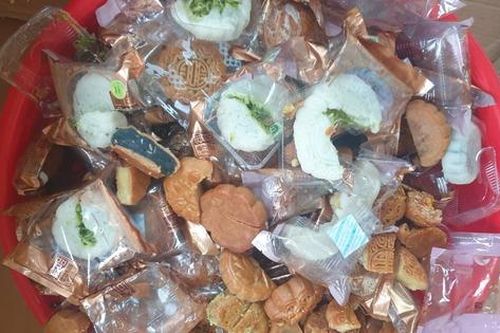 Vì lợi nhuận, tiểu thương nhập gần 1.000 bánh Trung thu 3 'không', bày bán ở chợ để kiếm lời