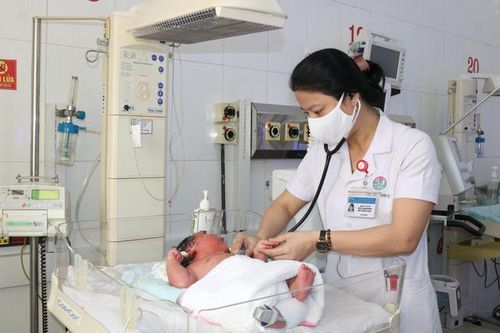 Mổ đẻ thành công thai nhi nặng hơn 6kg