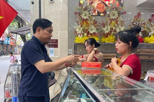 Thị trường bánh trung thu ế ẩm, nhiều chương trình khuyến mãi được tung ra