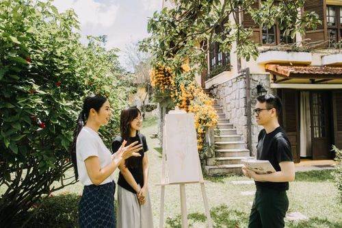 Ngọc Hân đồng hành với các họa sỹ trẻ thông qua dự án xưởng sáng tác