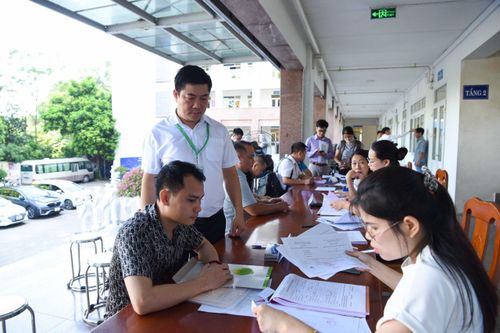 Giúp tân sinh viên hòa nhập môi trường Đại học