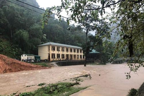 Lên phương án đảm bảo an toàn dạy và học trong điều kiện mưa bão