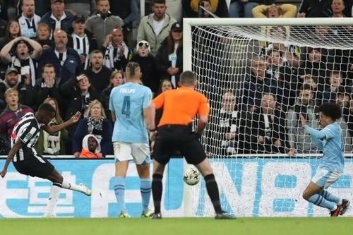 Cup Liên đoàn Anh: HLV Pep Guardiola tung đội hình hai, Man City bất ngờ bị loại ở vòng ba