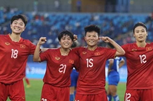 Bóng đá nữ ASIAD 19: Cầu thủ trẻ Thúy Hằng mong muốn ghi bàn và cố gắng đưa đội tuyển nữ Việt Nam vào vòng trong